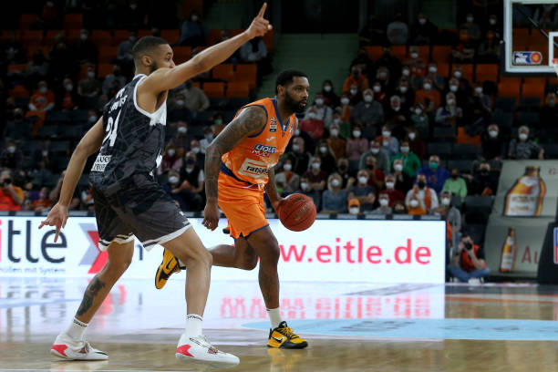 类似的中距 类似的中距